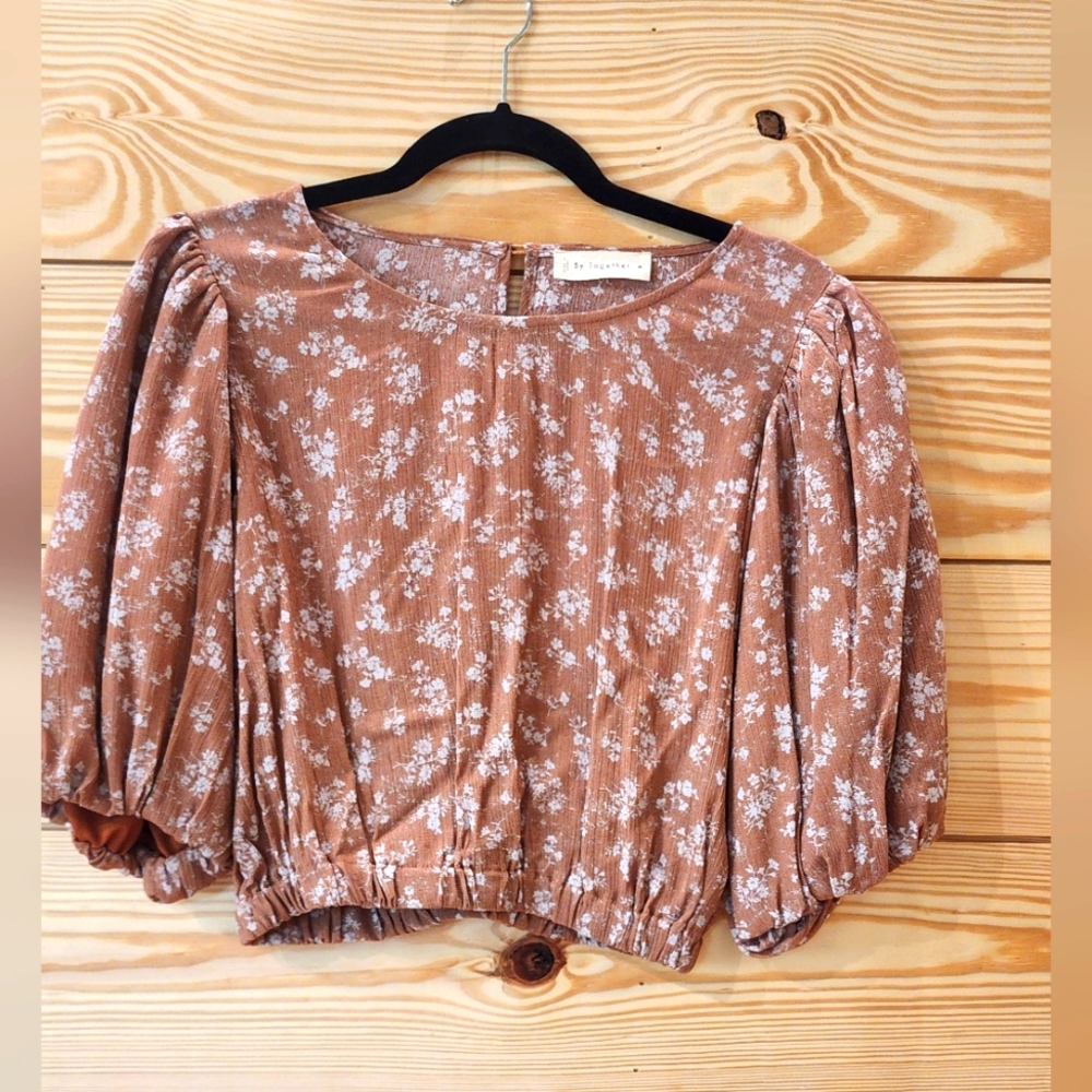Balloon sleeve crop top